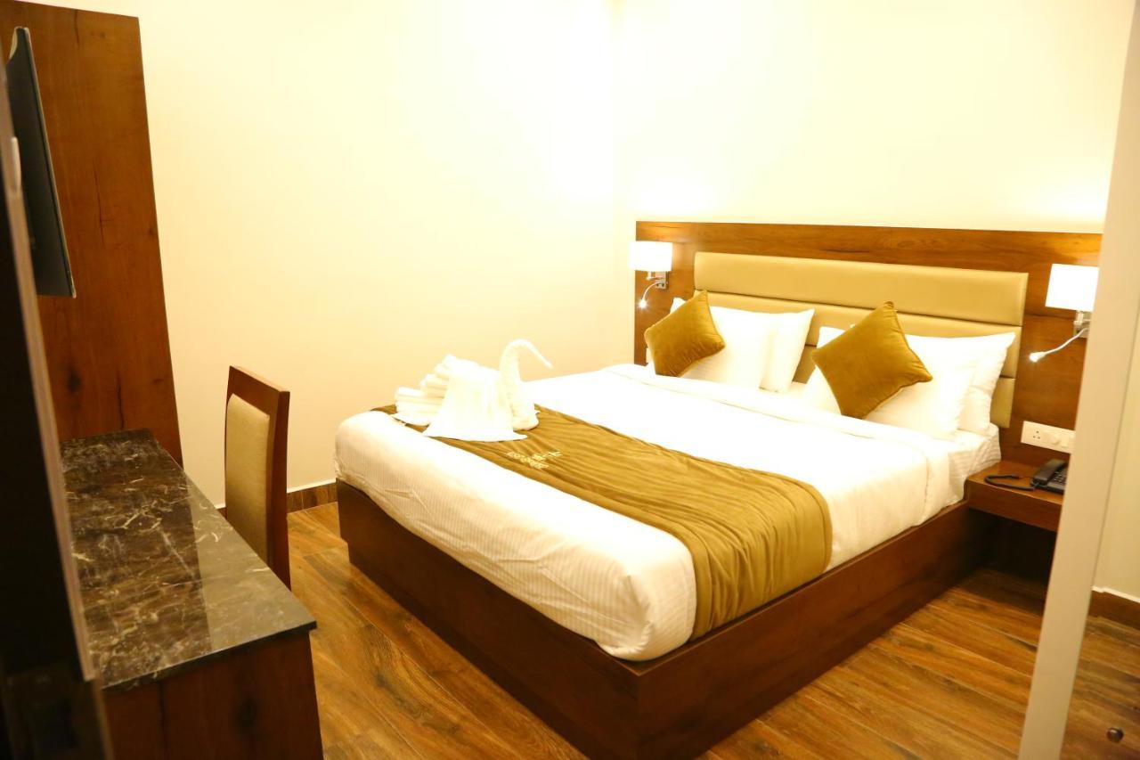 Hotel Vsr Grand Madanapalle Zewnętrze zdjęcie