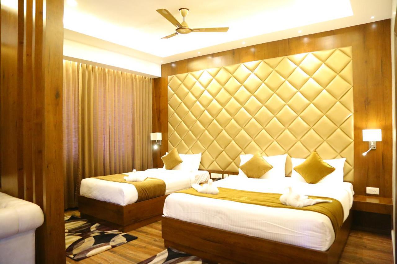 Hotel Vsr Grand Madanapalle Zewnętrze zdjęcie